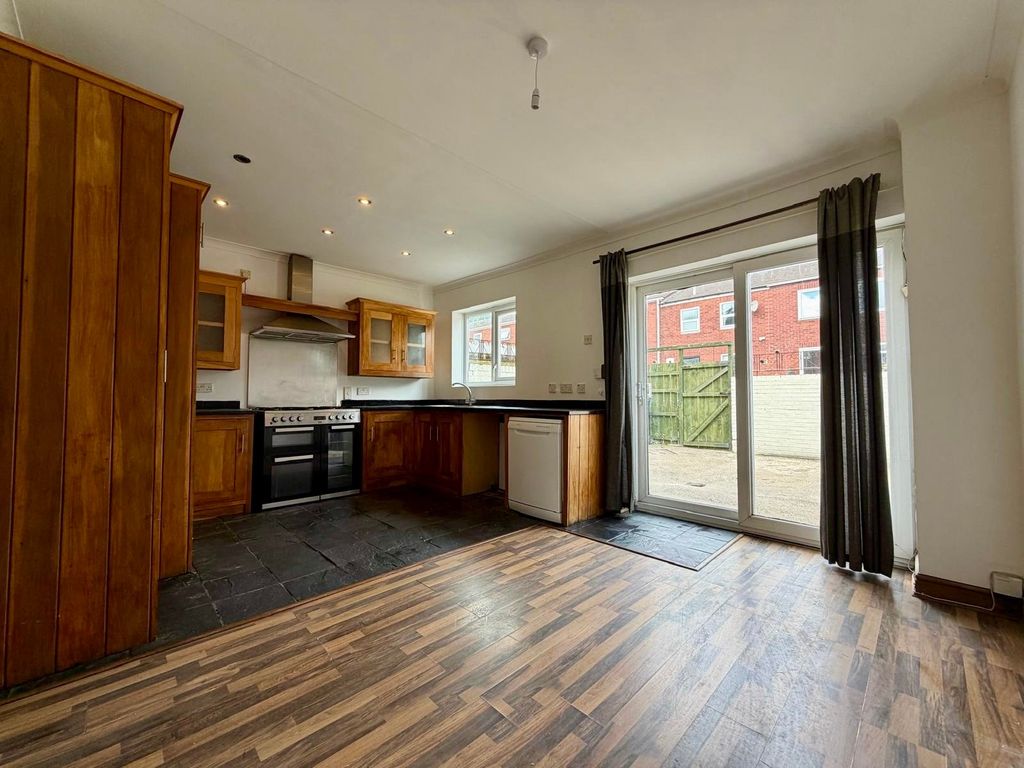 Property photo 2 of 13 Kitchen
