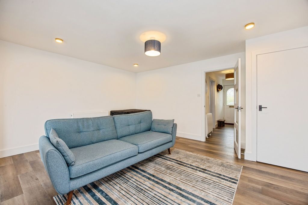 Property photo 3 of 20 Pbox-Img.Jpg