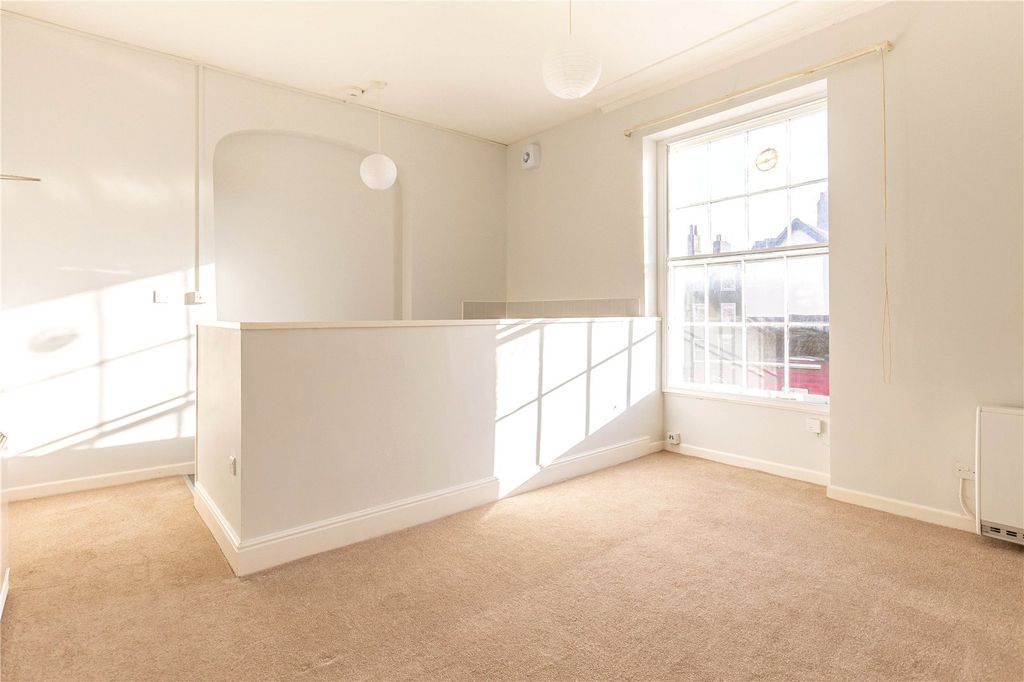 Property photo 3 of 13 Picture No. 10