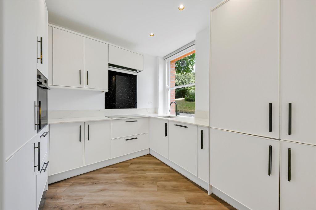 Property photo 3 of 12 Image