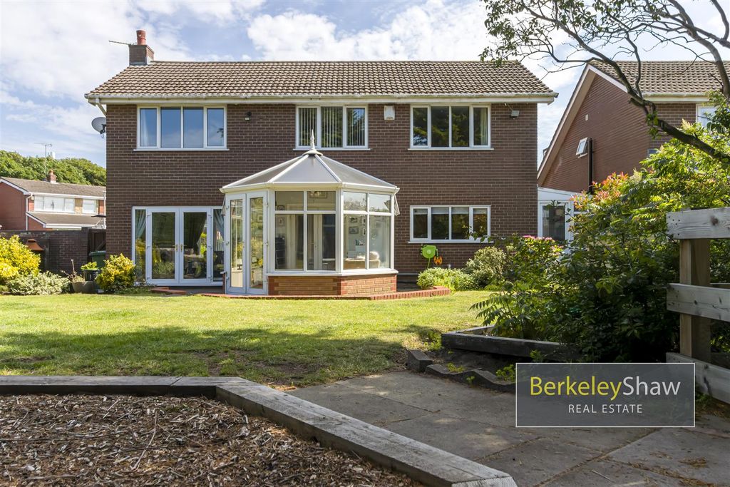 Property photo 2 of 52 26 Stapleton Road Formby L372Yn 053.Jpg
