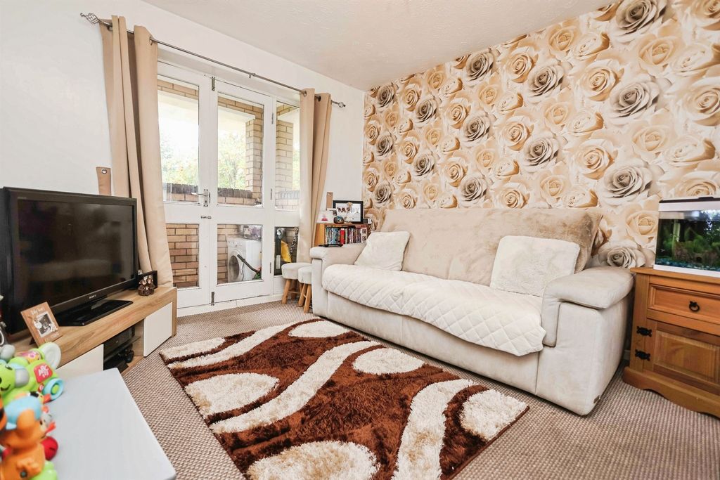 Property photo 3 of 15