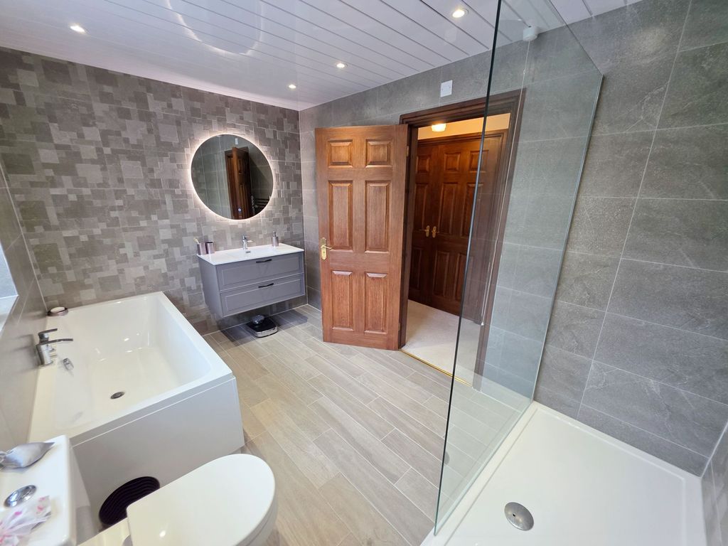 Property photo 1 of 35