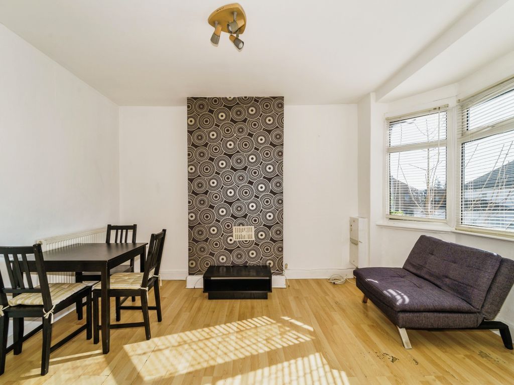 Property photo 3 of 11 Gallery