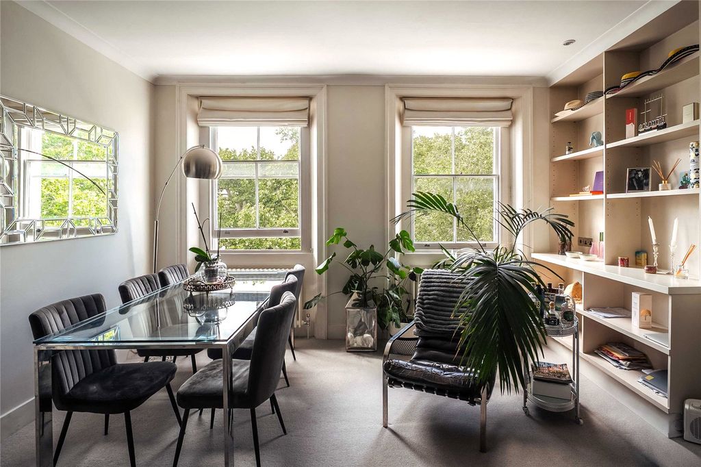 Property photo 2 of 11 Dining Space