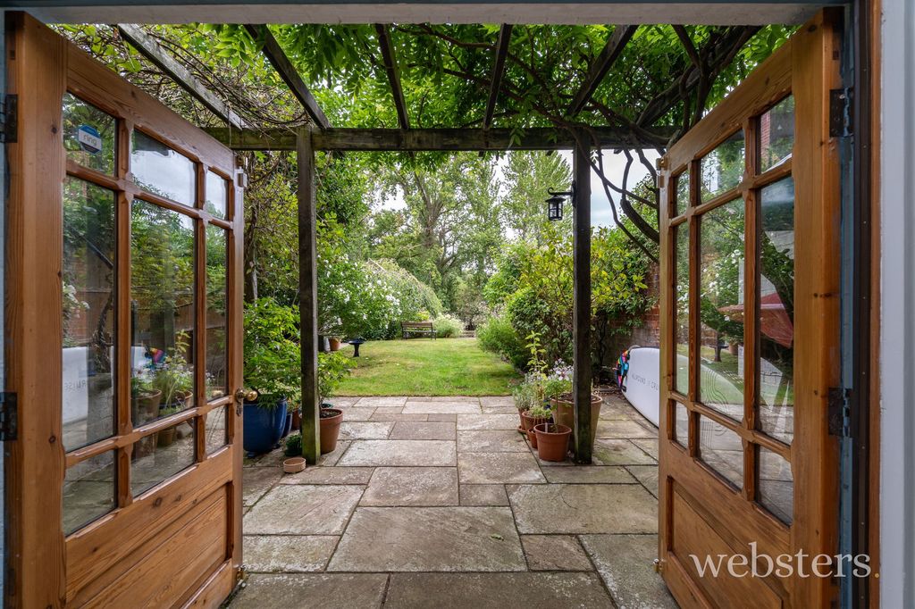 Property photo 2 of 22