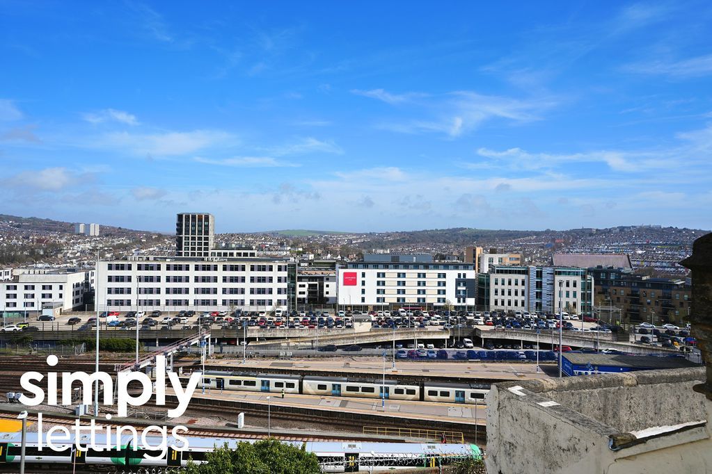 Property photo 3 of 12 Photo 13