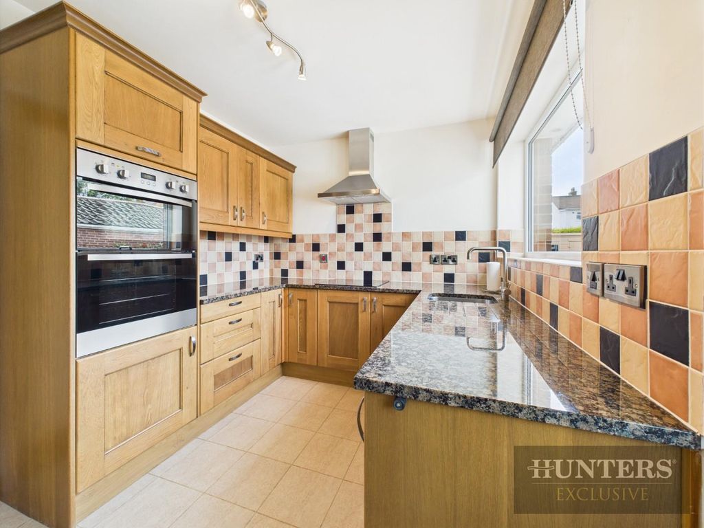 Property photo 3 of 22 Kitchen
