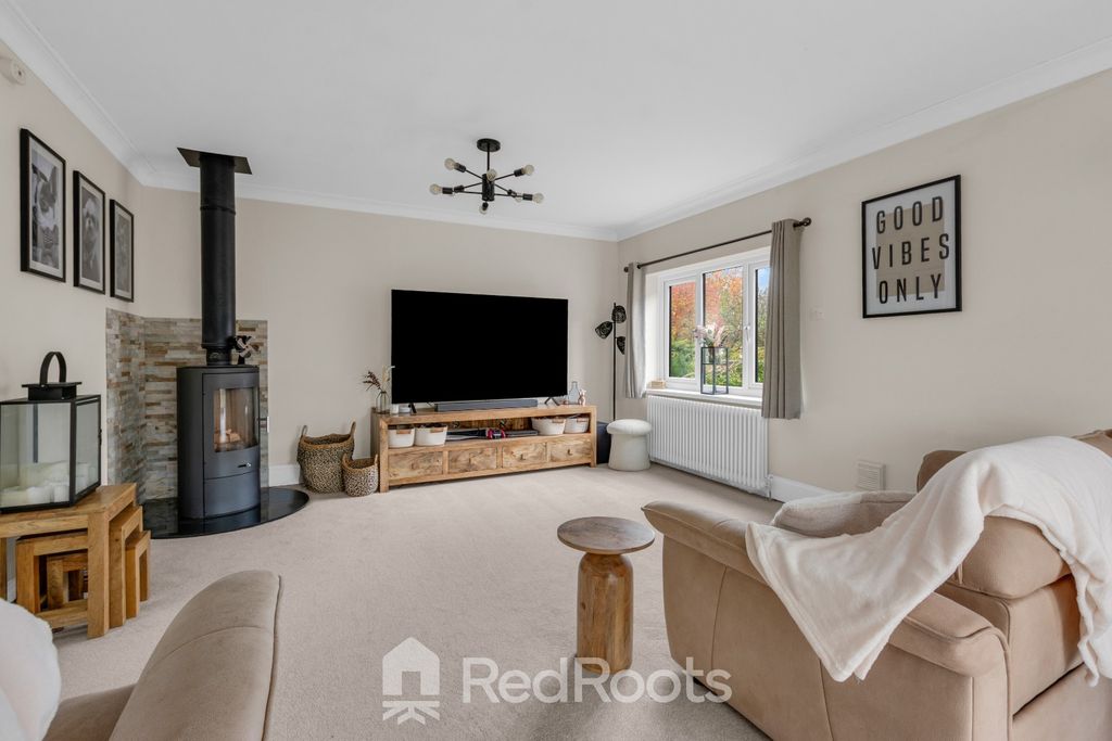 Property photo 3 of 32 4625303