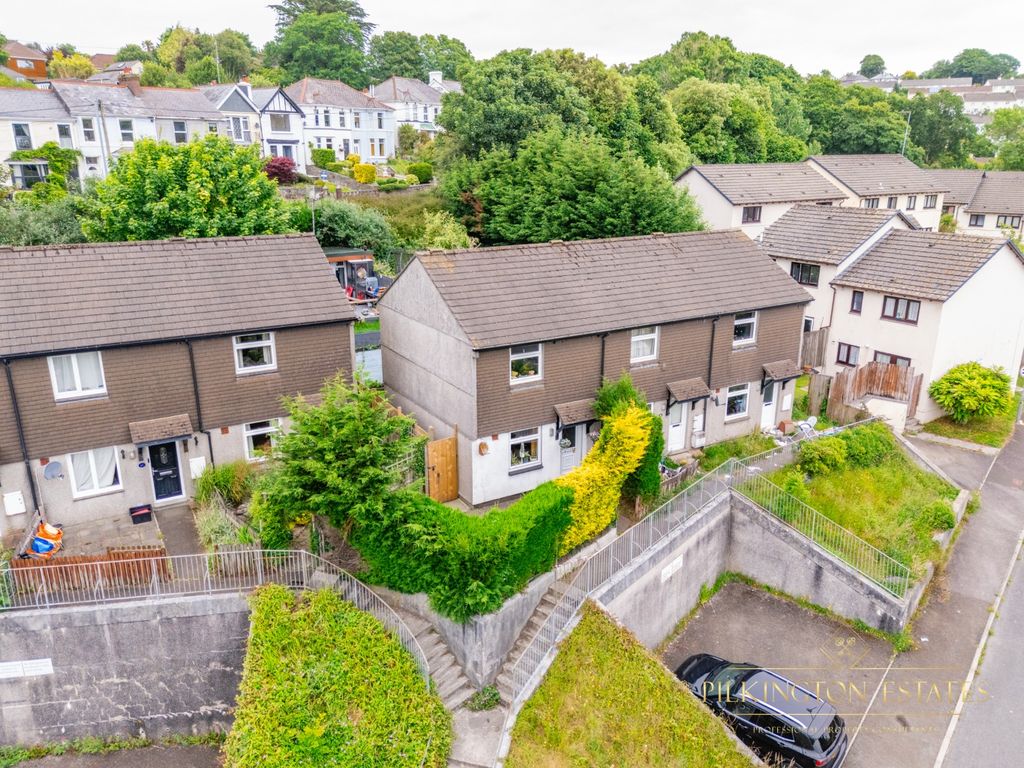 Property photo 1 of 15 4275210