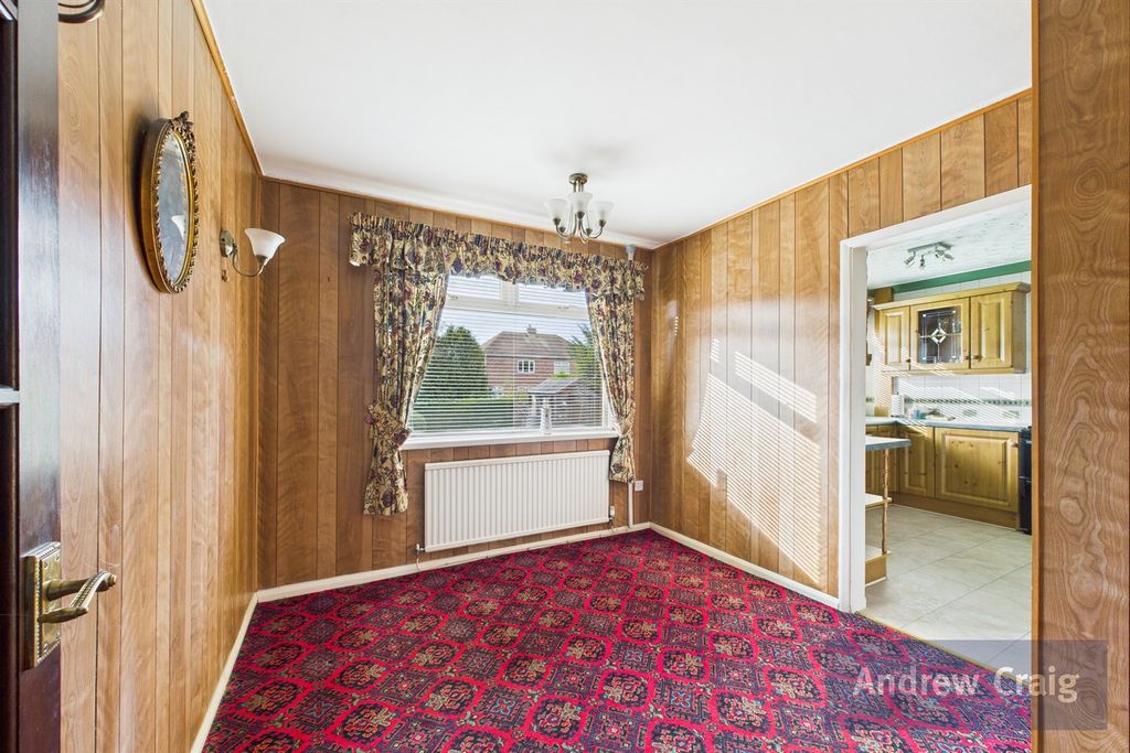 Property photo 3 of 11 Dining Room