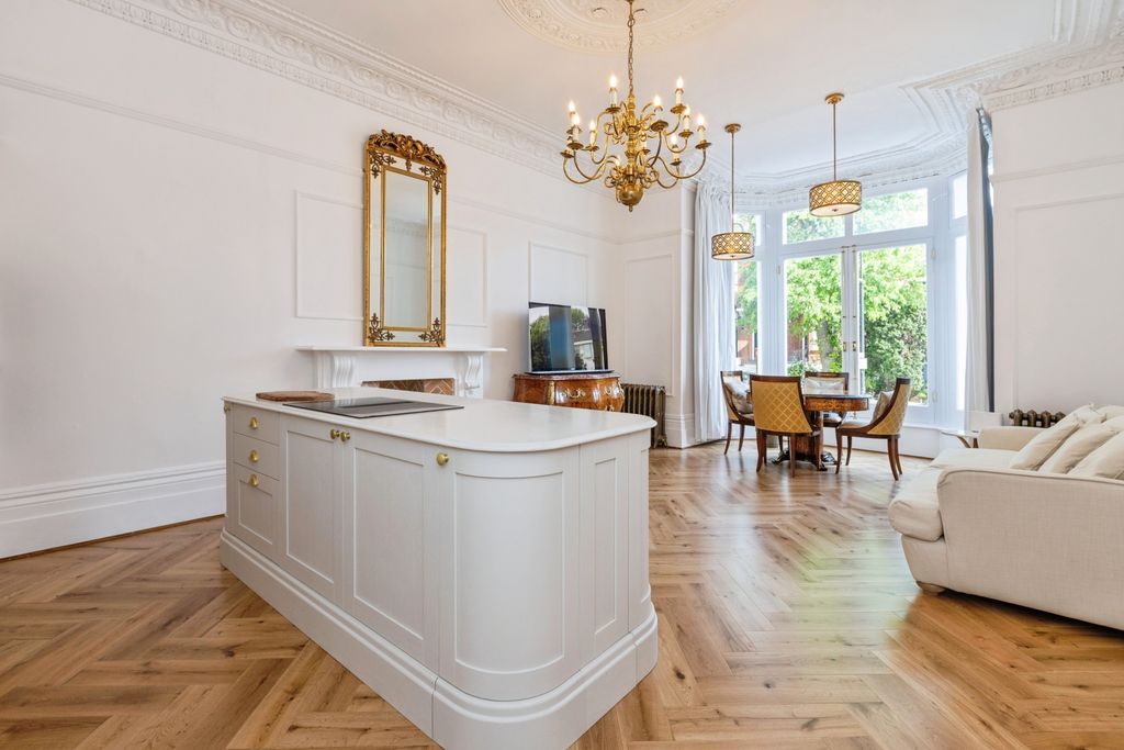 Property photo 2 of 15 Open Plan Living
