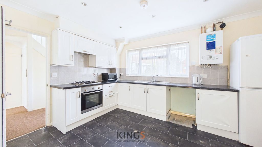 Property photo 2 of 12 Kitchen
