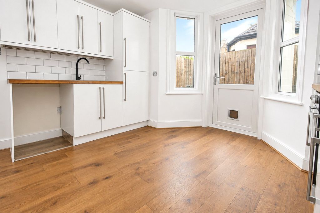 Property photo 3 of 15 Kitchen