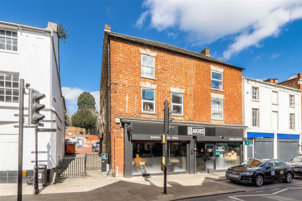 Property photo 1 of 10 Silver Street - 001.Jpg