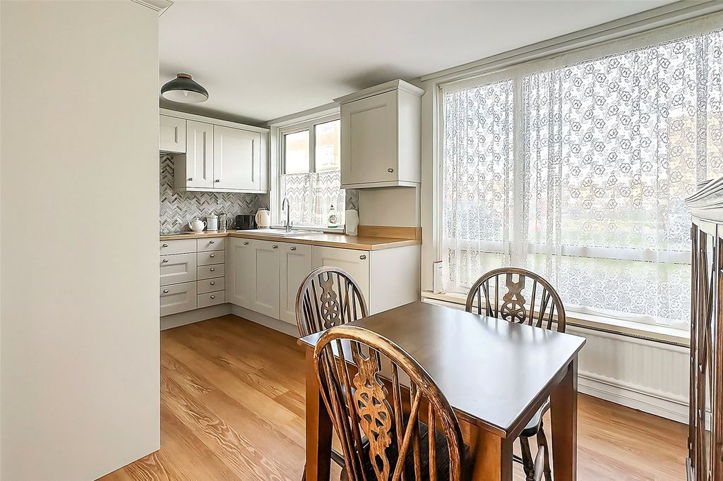 Property photo 3 of 12 Picture No. 10