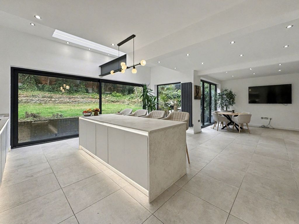 Property photo 2 of 41