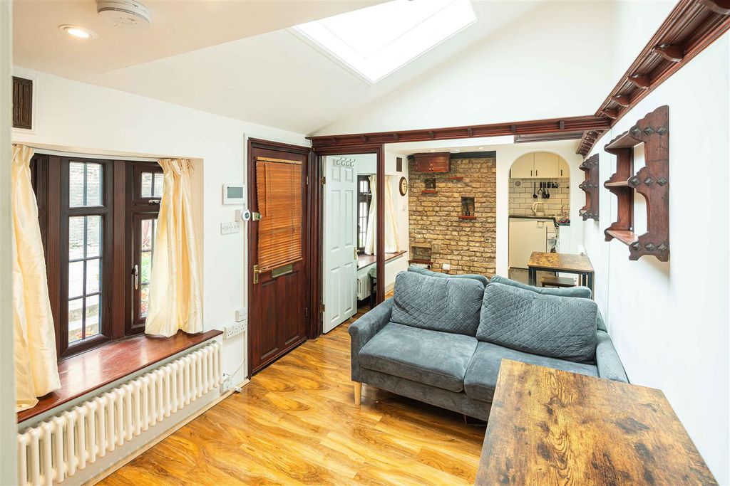 Property photo 1 of 11 Fdcvqbhc.Jpeg