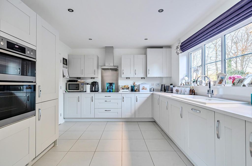 Property photo 3 of 23 1395412-17-695Bdfb21Adc2.Jpg