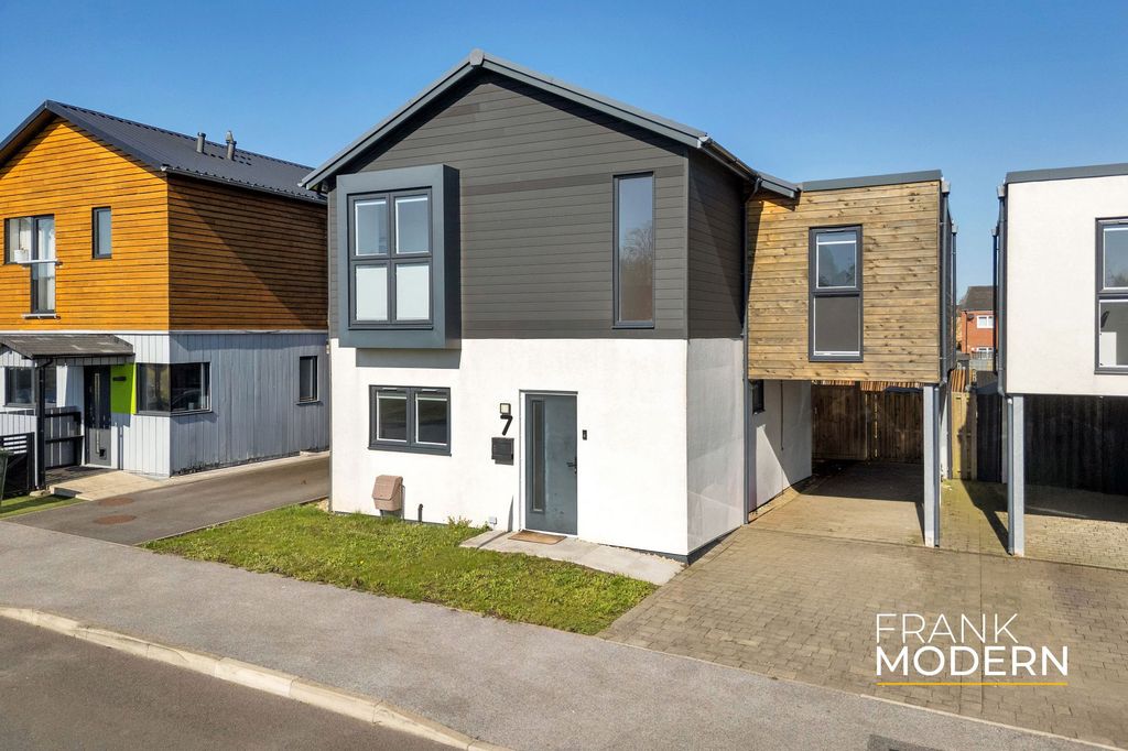 Property photo 1 of 54 Front