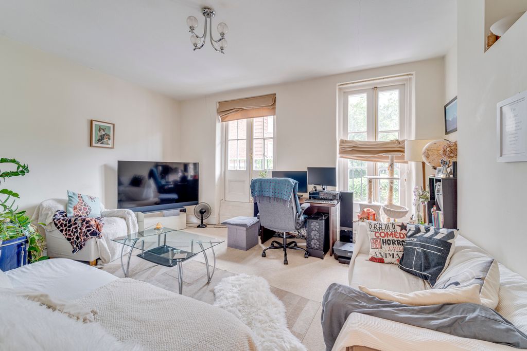 Property photo 2 of 17 Ndb01126_Enfused