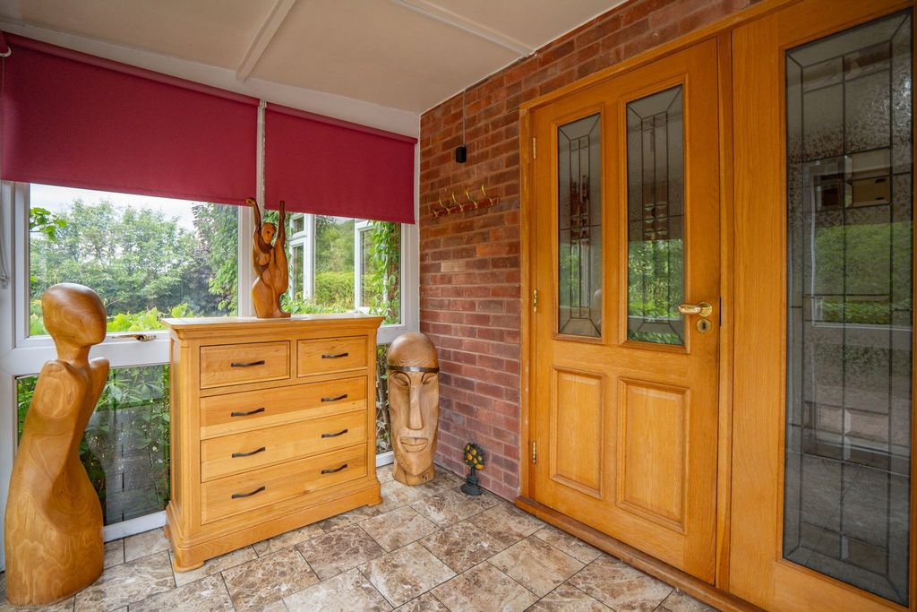 Property photo 3 of 27