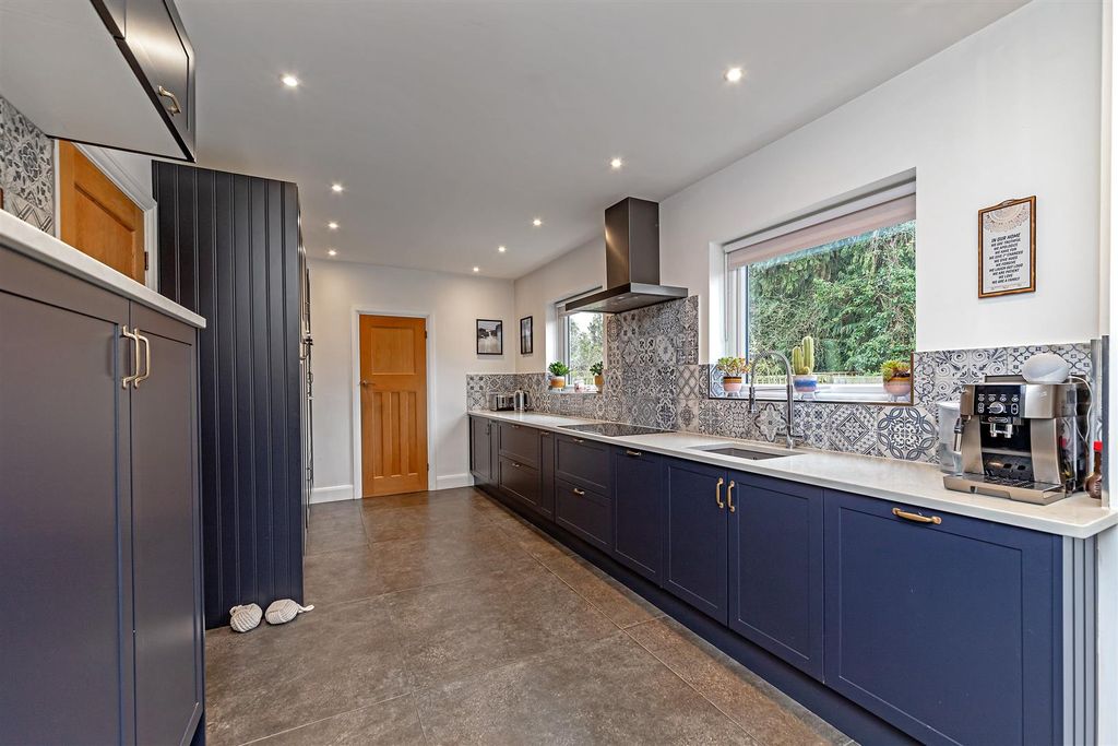 Property photo 2 of 23 2Floragrove-20.Jpg