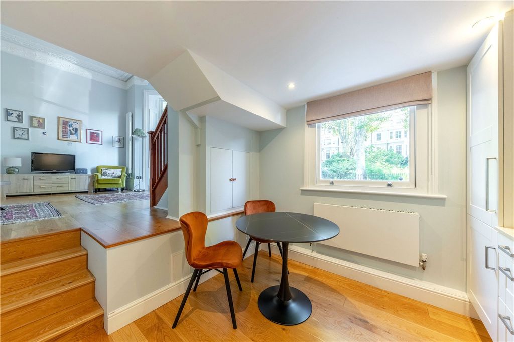 Property photo 2 of 7 Dining Area