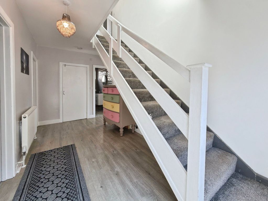 Property photo 2 of 31
