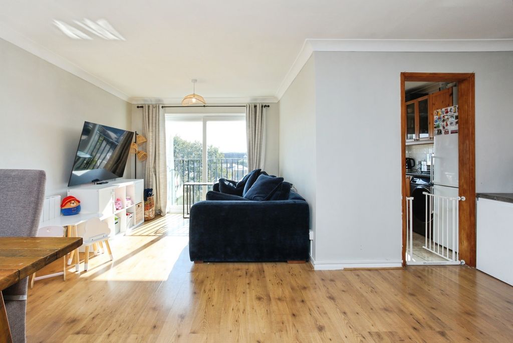 Property photo 3 of 10 Open Plan