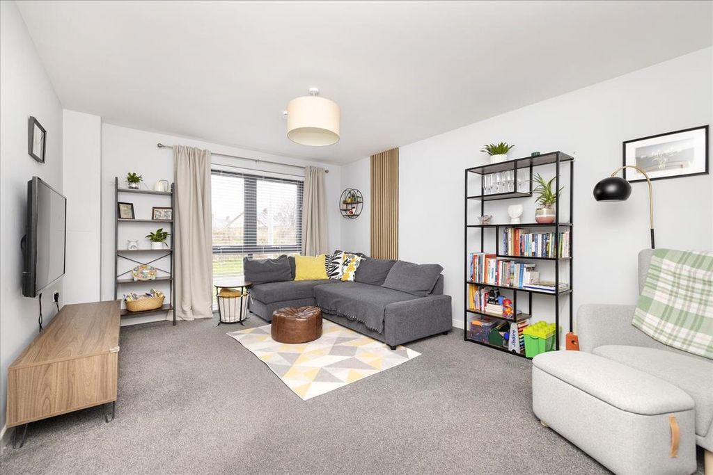 Property photo 3 of 29