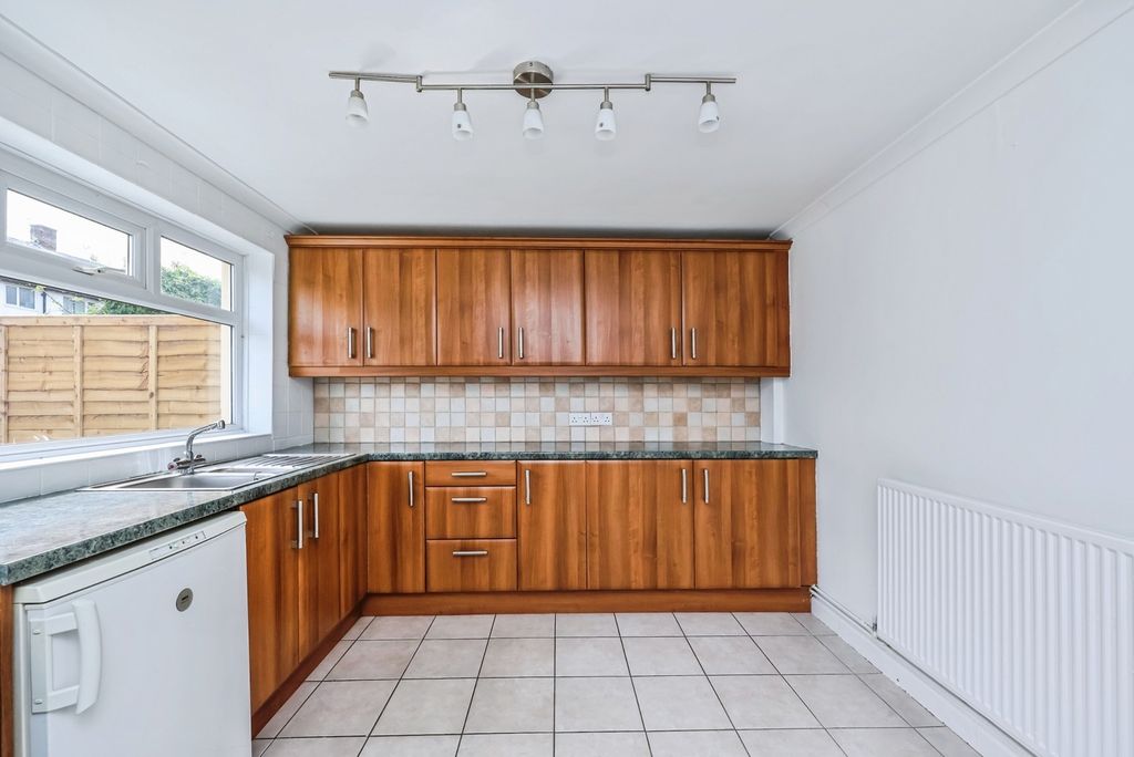 Property photo 3 of 13 Kitchen