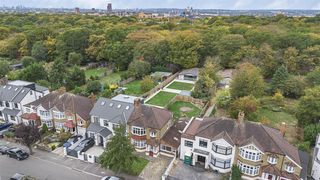 Property photo 3 of 26 9_65776.Jpg