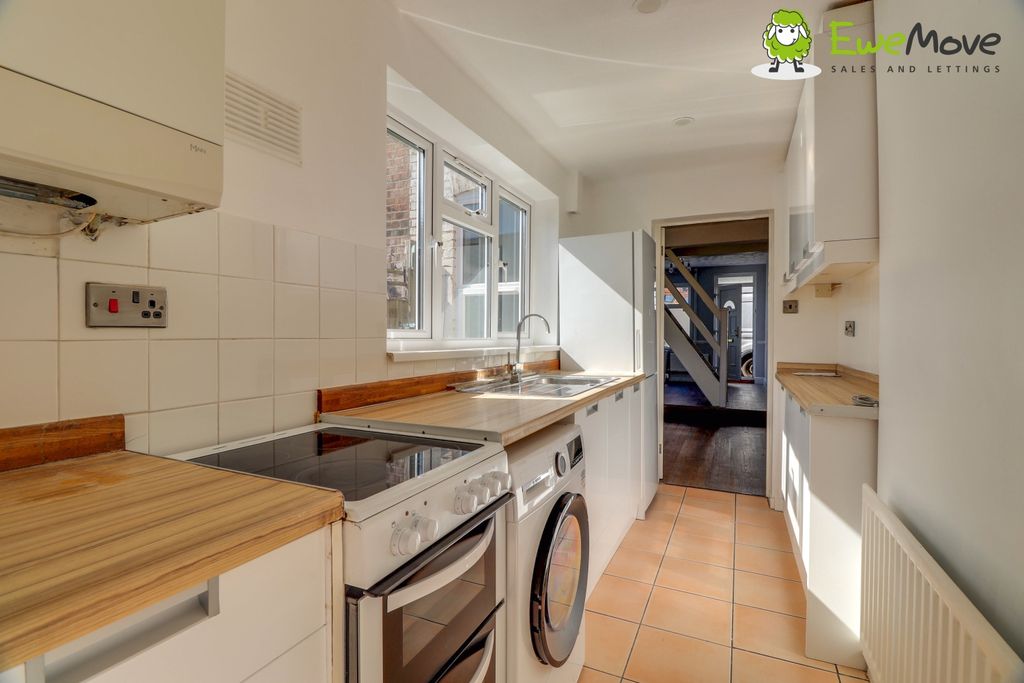 Property photo 3 of 11 Kitchen At Stanley Street By Ben Brind @ Ewemove S