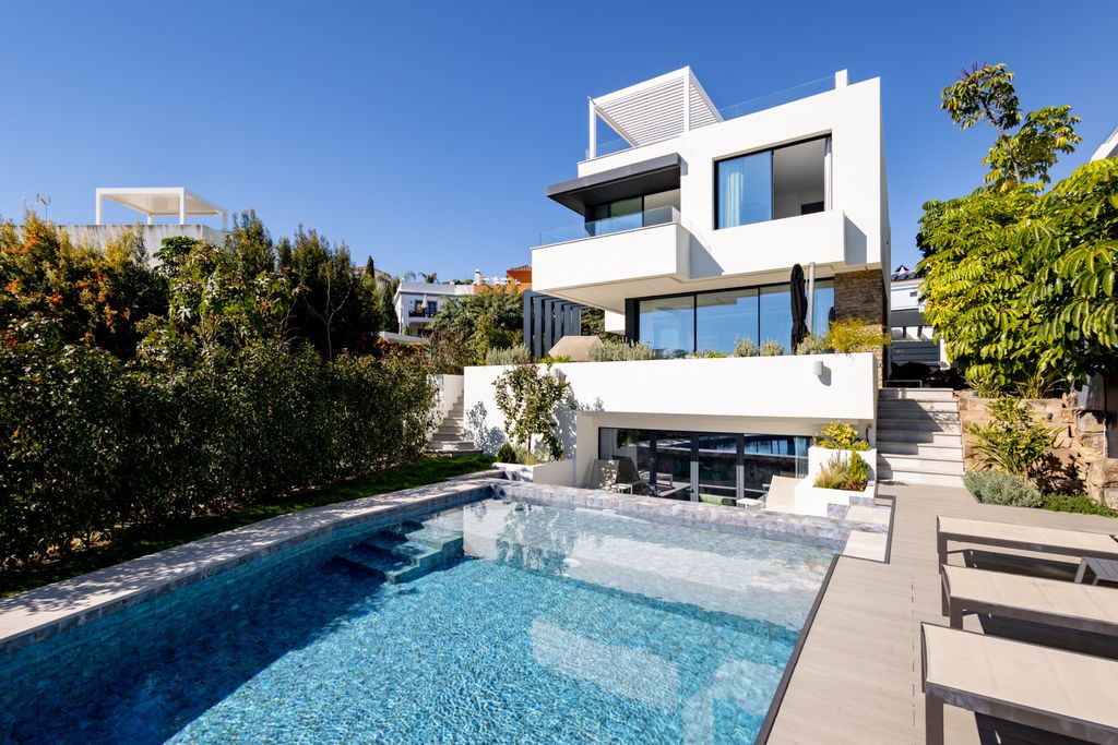 Property photo 1 of 59