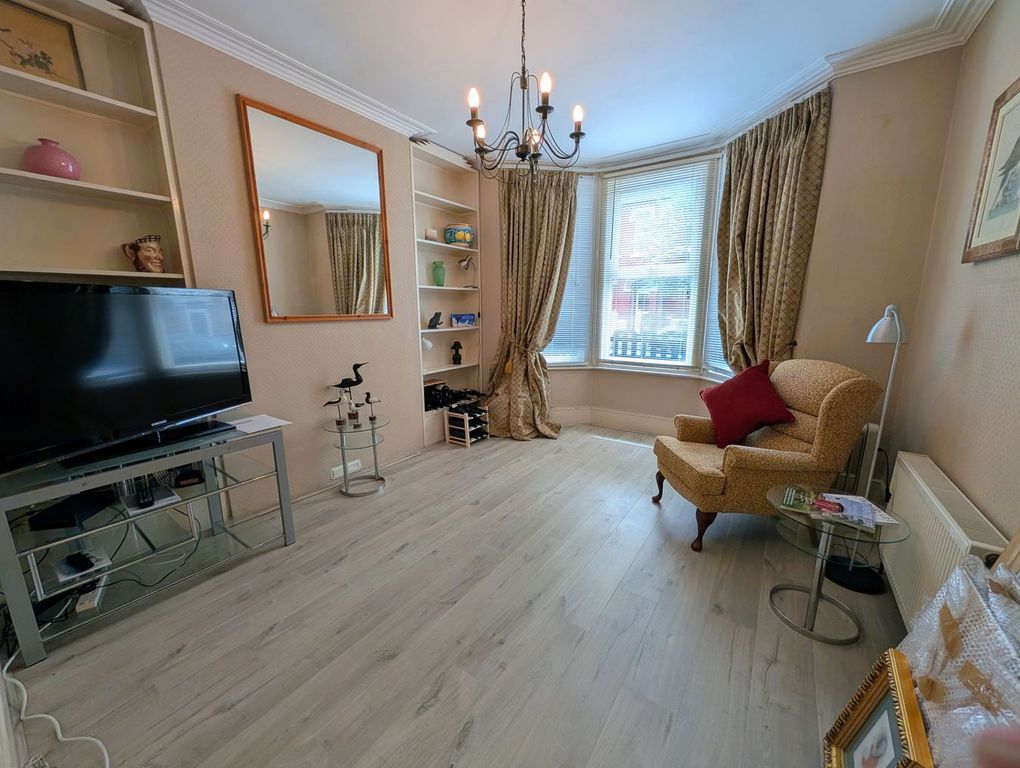Property photo 2 of 21