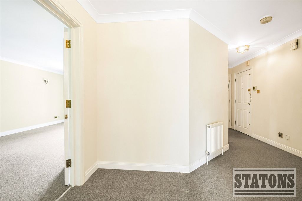 Property photo 2 of 19 Picture No. 15