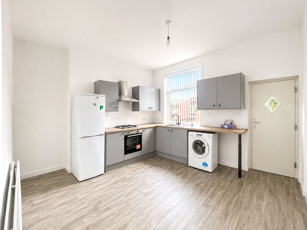 Property photo 3 of 7 Kitchen Diner