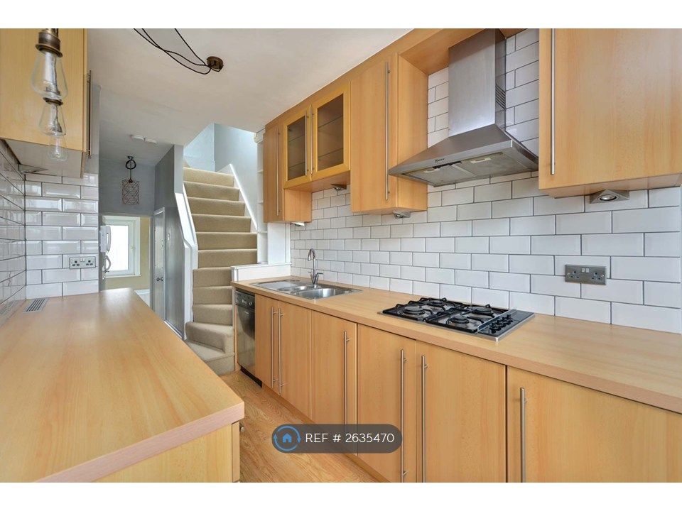 Property photo 2 of 8 Kitchen