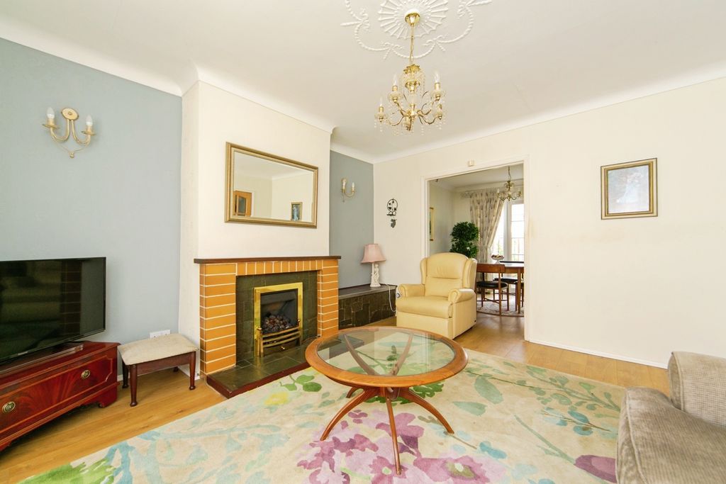 Property photo 3 of 17 Photo