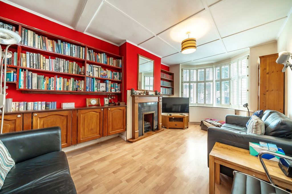 Property photo 2 of 8