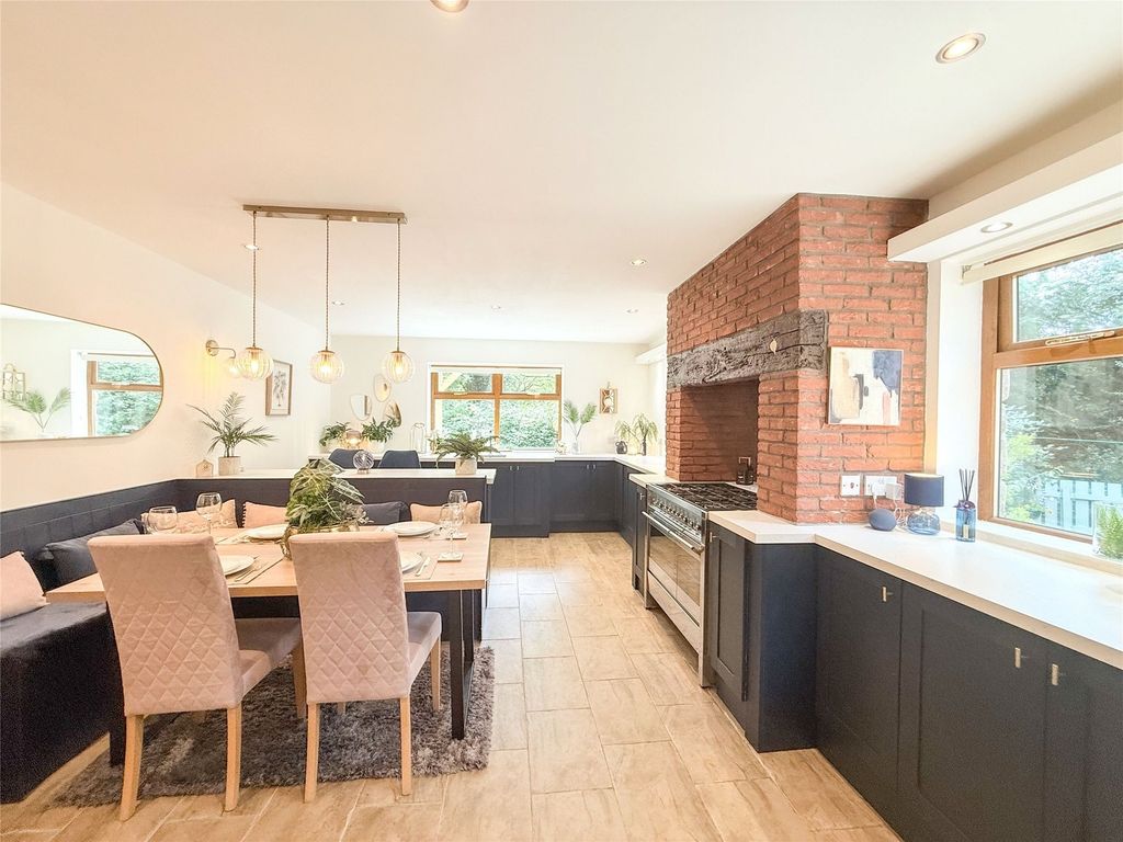 Property photo 3 of 15 Dining Kitchen