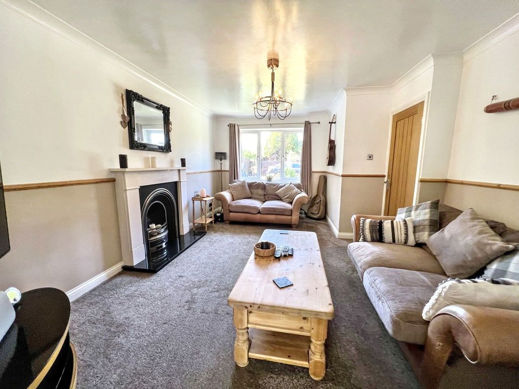 Property photo 2 of 21