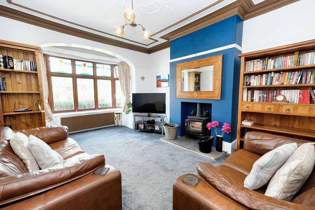 Property photo 2 of 44