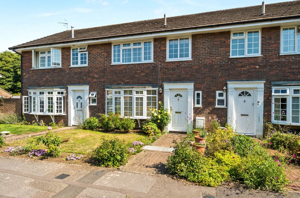 Property photo 1 of 20 1332892-1-689A04A...