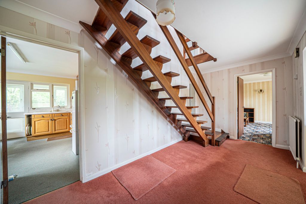 Property photo 2 of 40