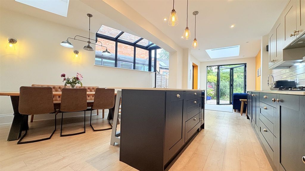 Property photo 2 of 44 Kitchen/Diner