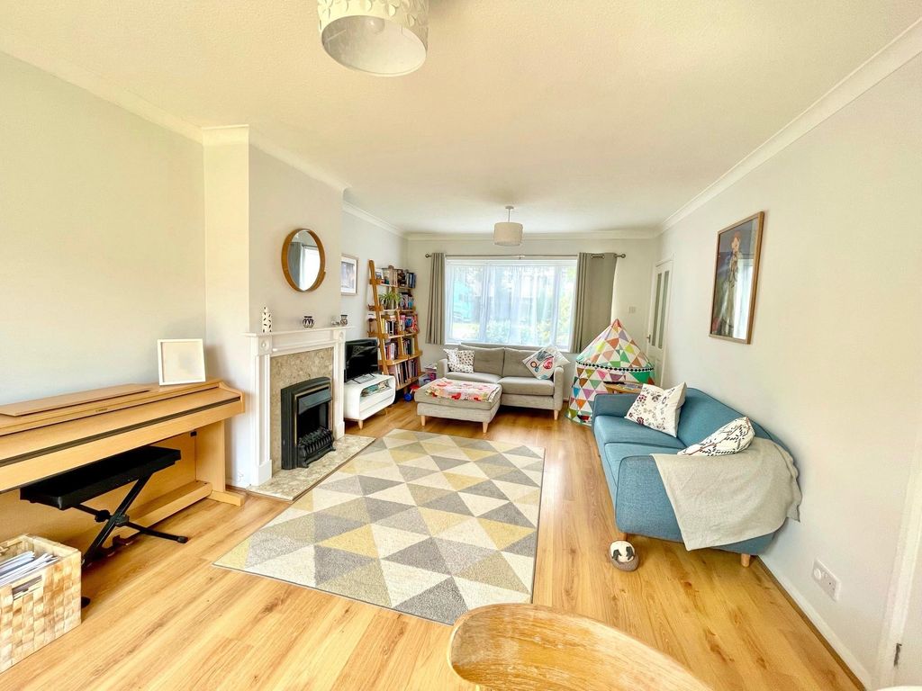 Property photo 2 of 12 Image