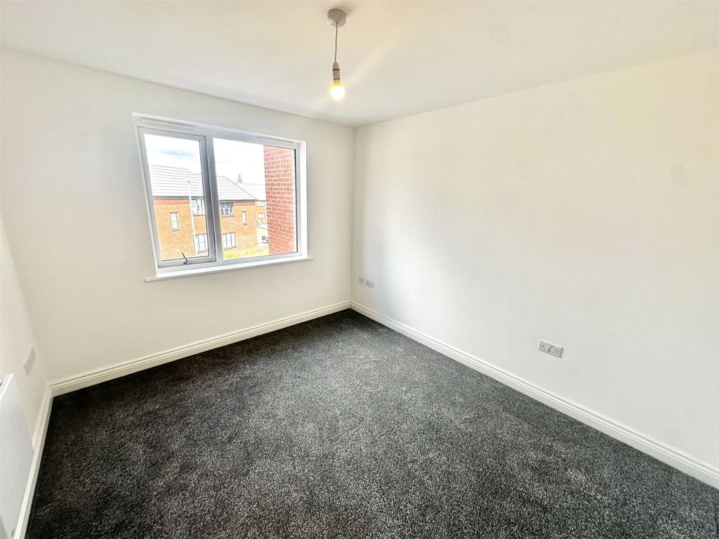 Property photo 3 of 9 Picture No. 16