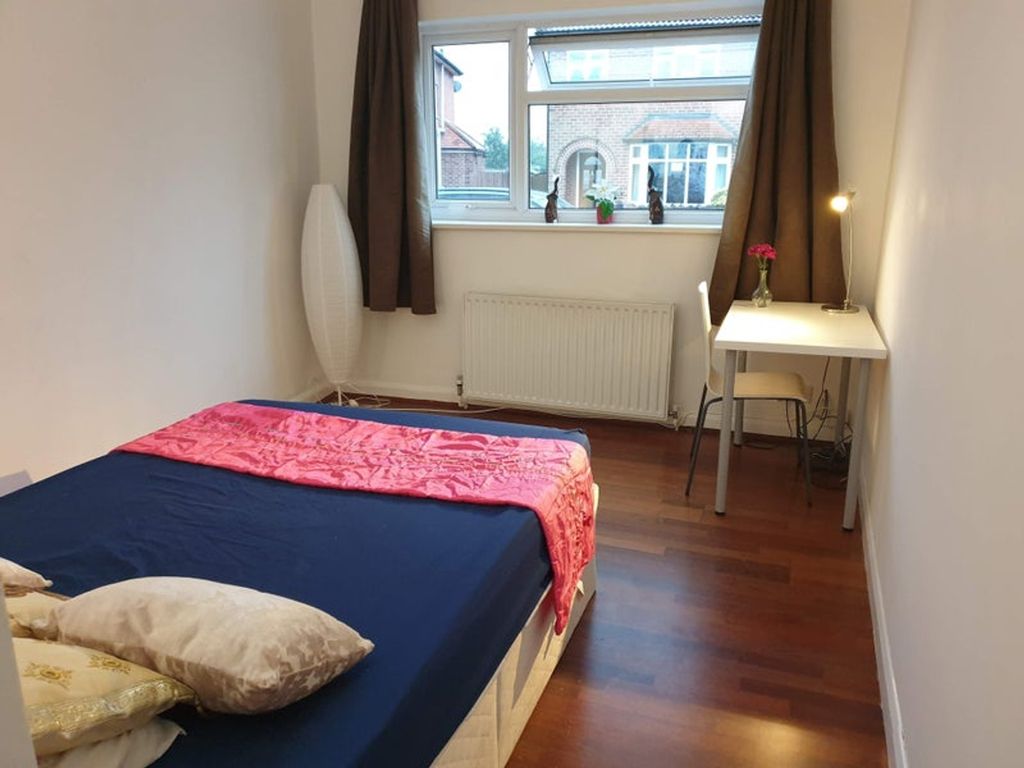 Property photo 1 of 9 Bright And Inviting Double Bedroom Featuring A Coz...